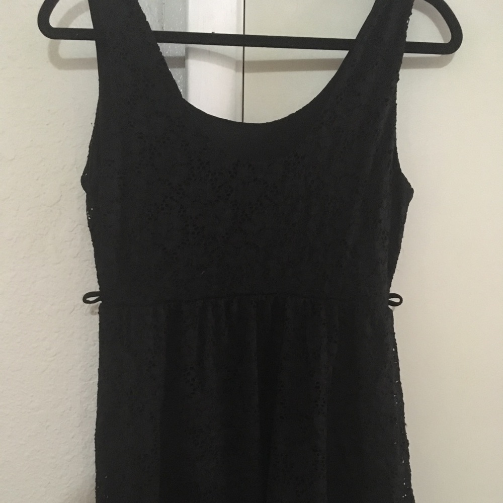 BLACK DRESS - Picture 2 of 3